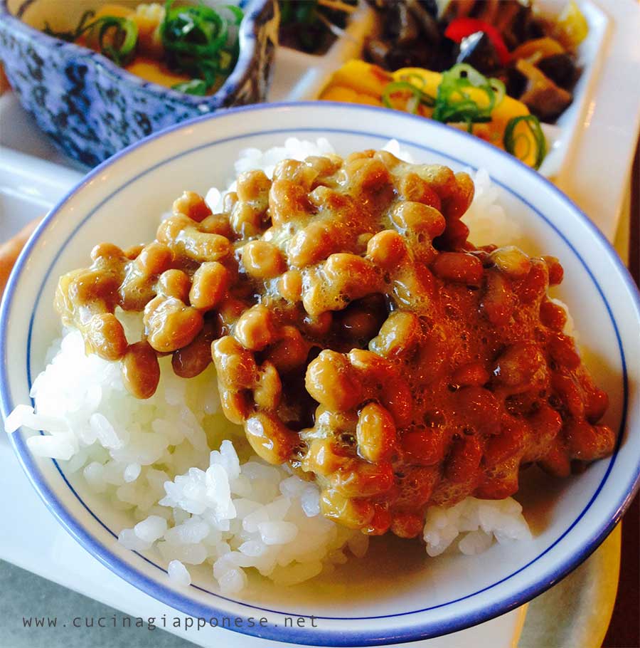 natto: fermented soy beans